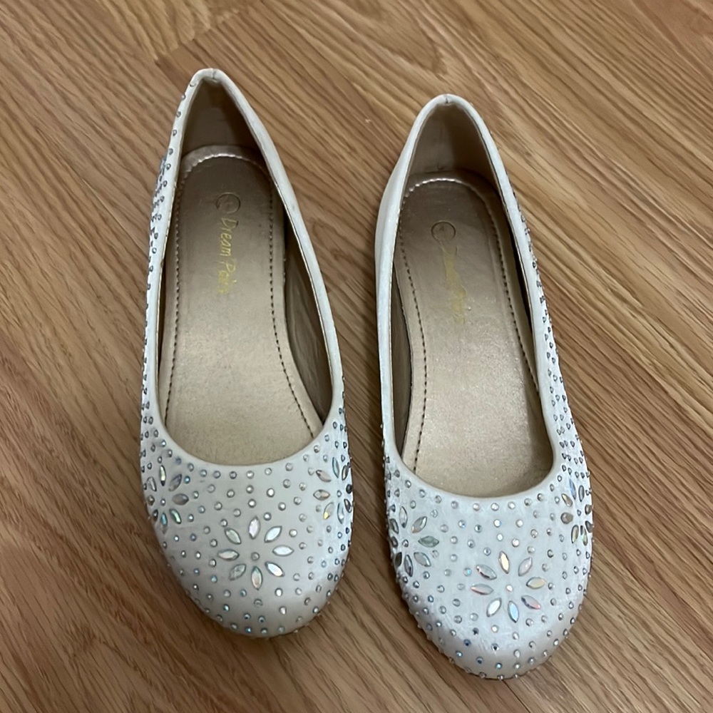 Dream Pairs Jeweled shoes